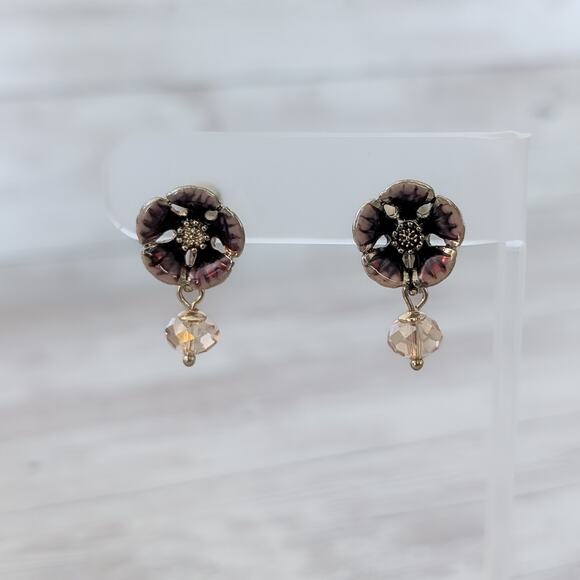 Vintage TJG The Jewelry Group Clip On Earrings Flower Dangle - Tarnished - Picture 1 of 6